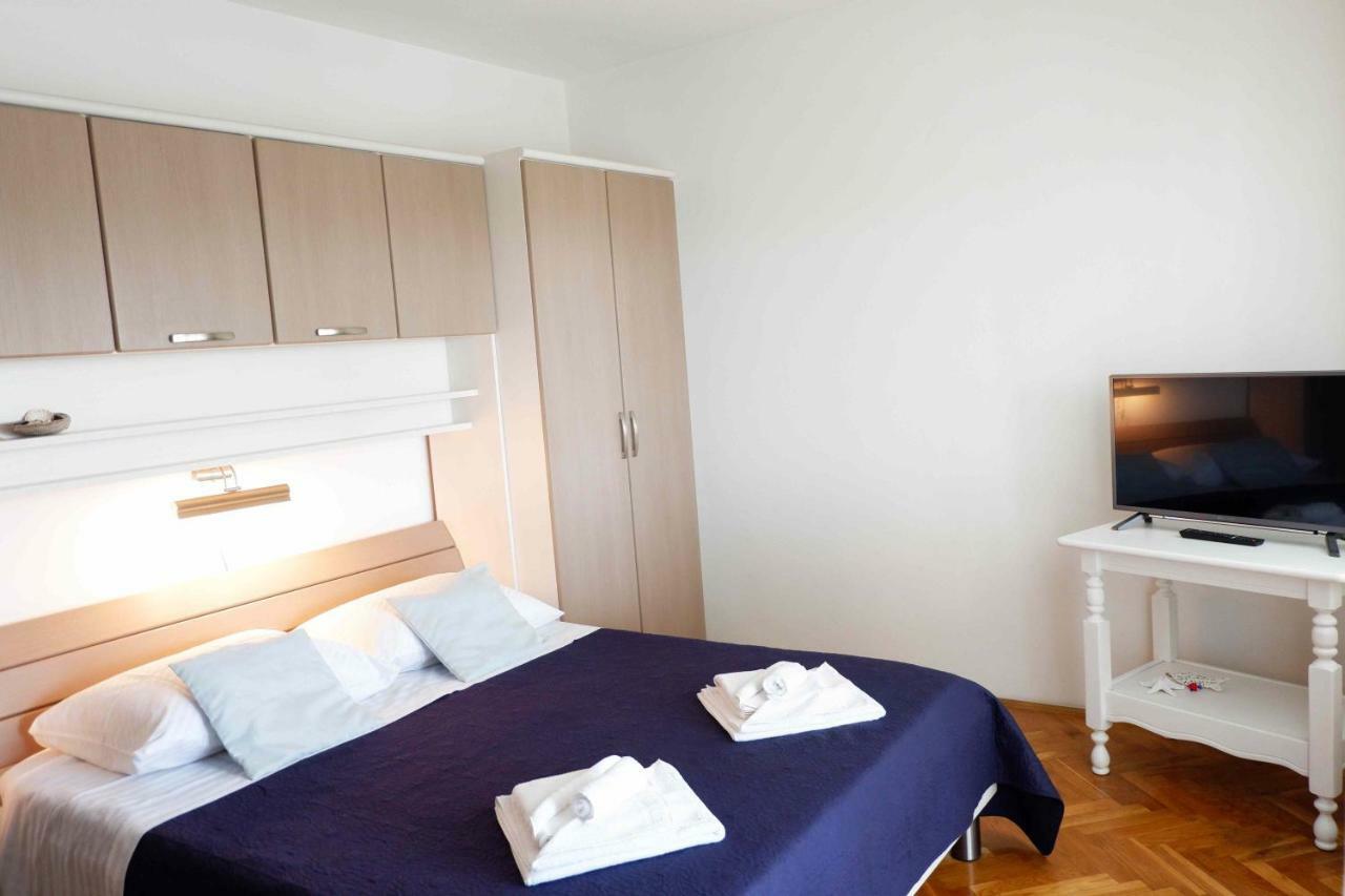 Apartment Ponos Krk Town Eksteriør bilde